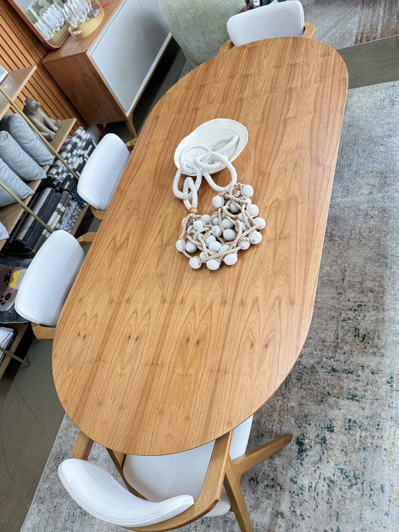 Mesa de jantar com base ripado foto 3