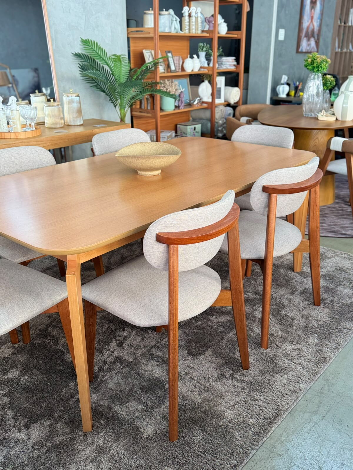 Conjunto de Mesa 1,80x0,90 com 6 cadeiras foto 2
